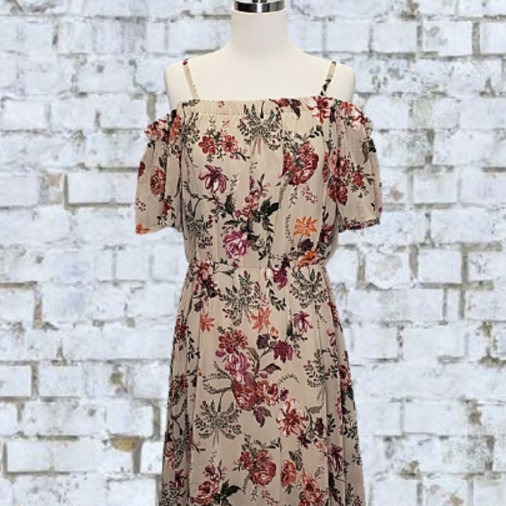 Women's Medium White Pink Floral Bohemian Off-Shoulder Flowy Sundress As U Wish